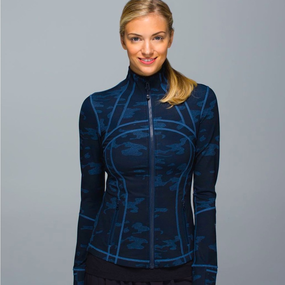 Lululemon Define Jacket
Heathered Texture Lotus Camo Oil Slick Blue